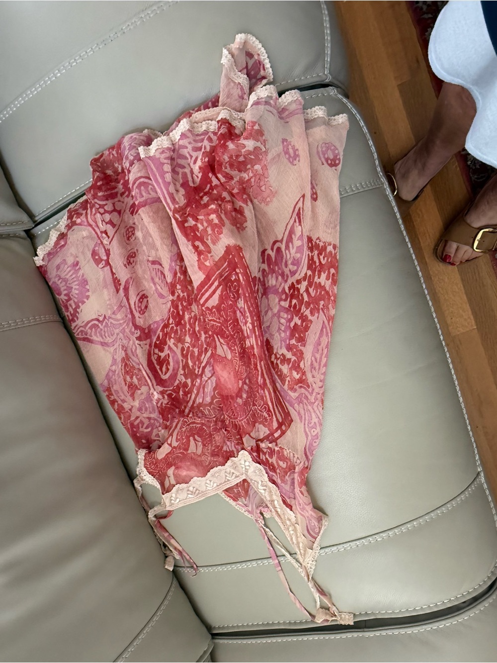 Sleeveless Pink Paisley Lace-Trim Blouse